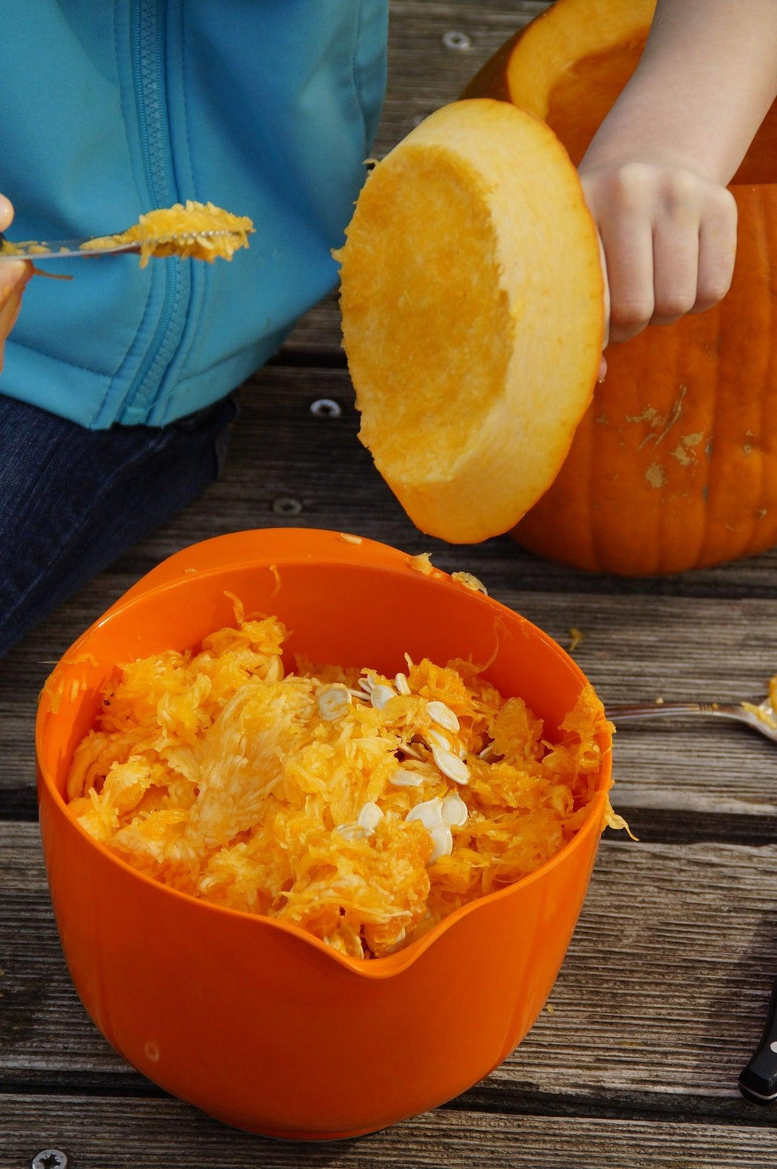 EasyCarve™ Pumpkin Guts Bucket - Pumpkin HQ